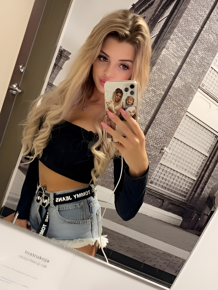 Роксана привлекальеная девушка из Заполярного цена от 4000 руб