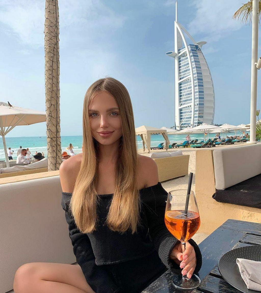 Софья привлекальеная девушка из Заполярного цена от 3000 руб