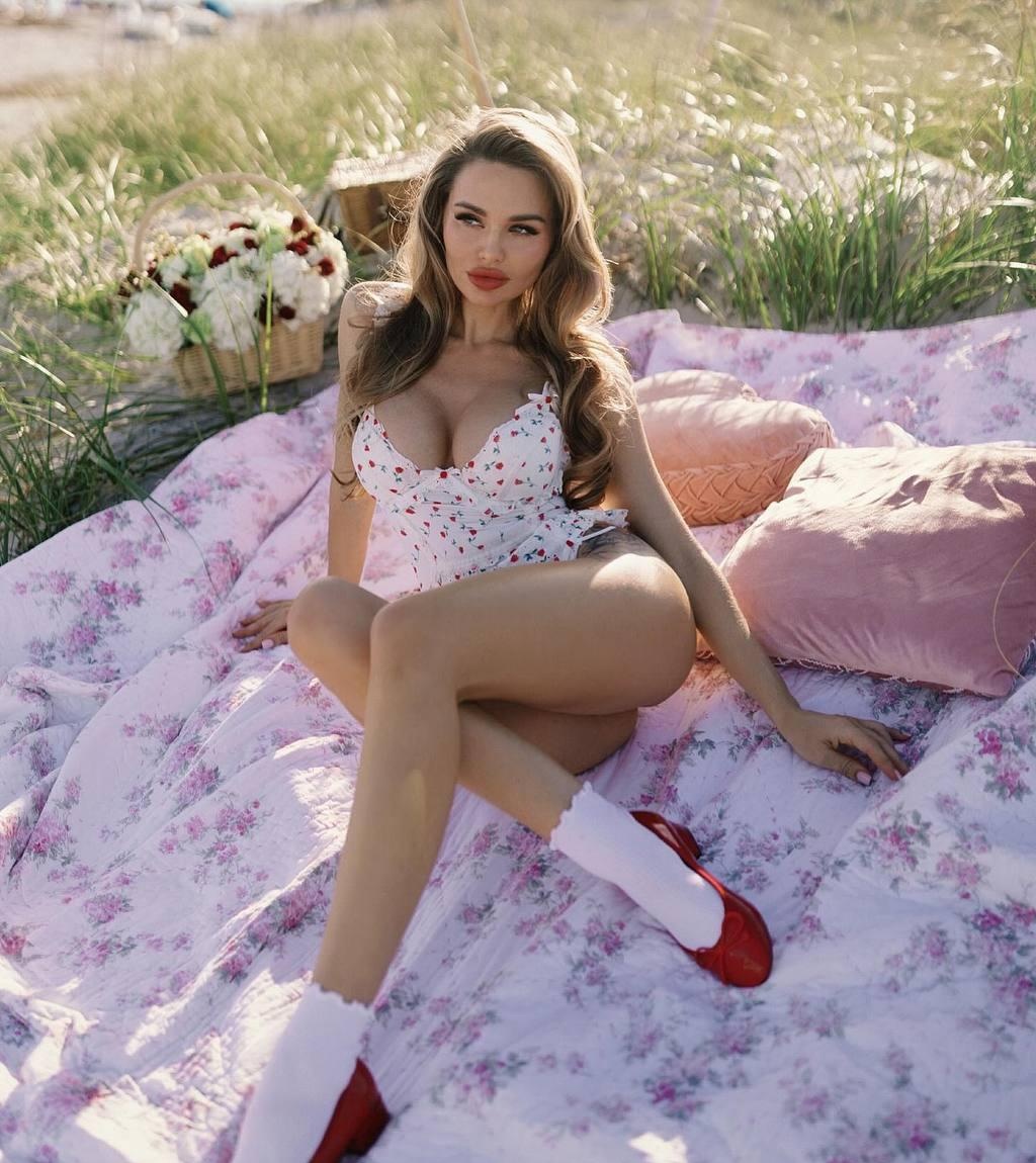 Лорочка привлекальеная девушка из Заполярного цена от 6000 руб