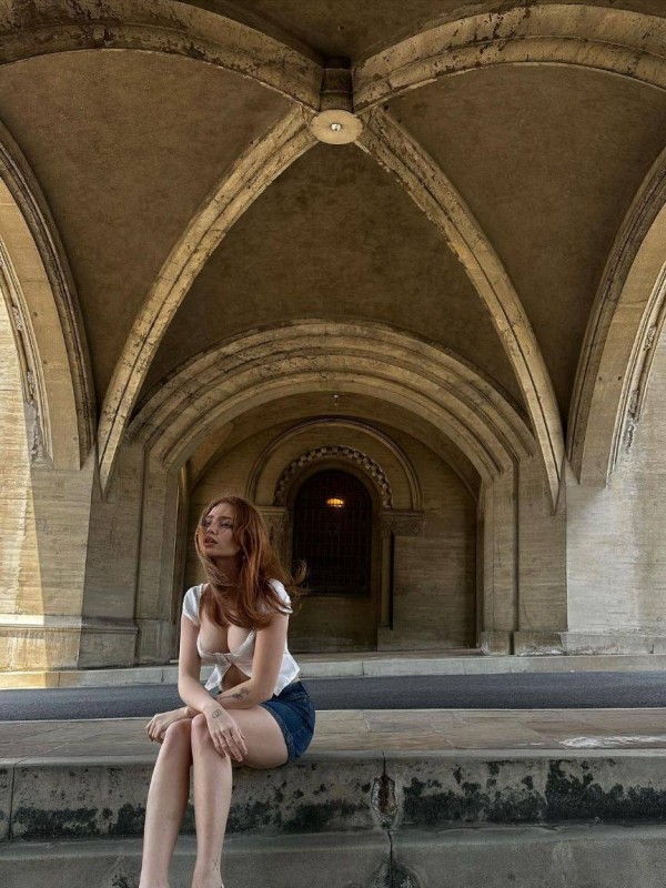 Александра привлекательная девушка из Заполярного цена от 3000 руб